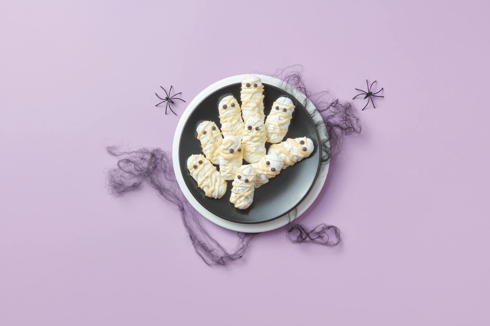 coockies in the shape of ghosts
